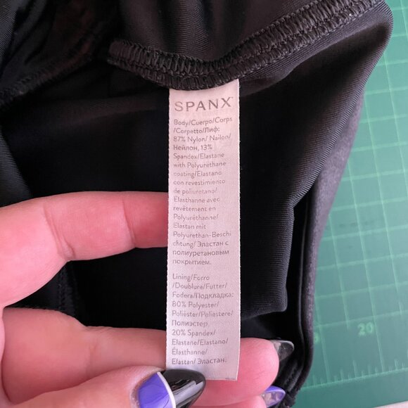 Spanx Women L Black Faux Leather Leggings Contour Power Waistband Compression - Picture 9 of 9